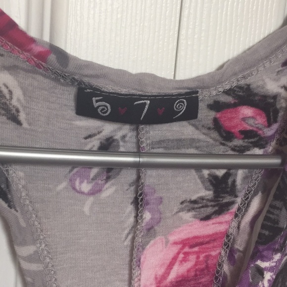 3/$20 579 Rose floral racer tank top gray xsmall - Picture 2 of 3